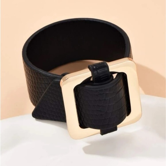 Black Snakeskin Embossed Square Buckle Bracelet - Picture 2 of 7